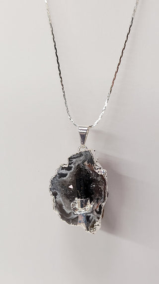 Jewelry- Geode Half w/ Crystal Point Tourmaline